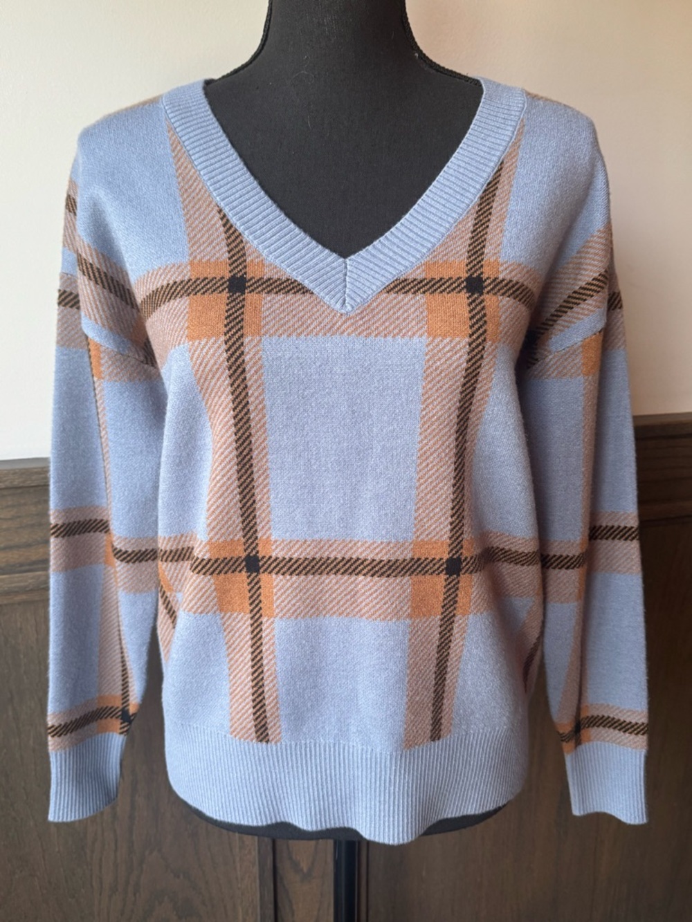 Max Studio Light Blue Plaid V-Neck Sweater with Tan and Black Accents small EUC